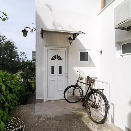Apartments Villa Nikol Lejlighed