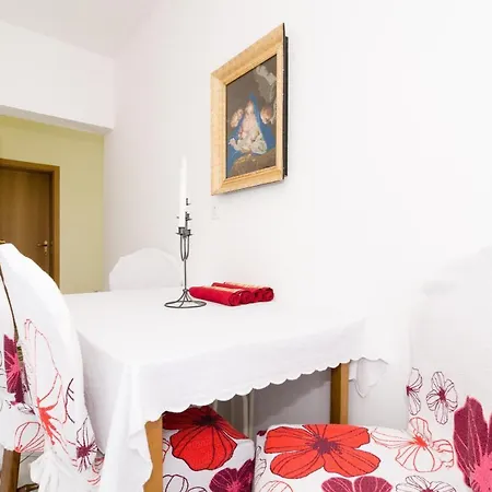 Apartments Villa Nikol דירה