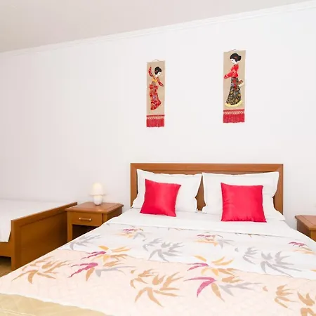 Apartments Villa Nikol דירה טרפאניי